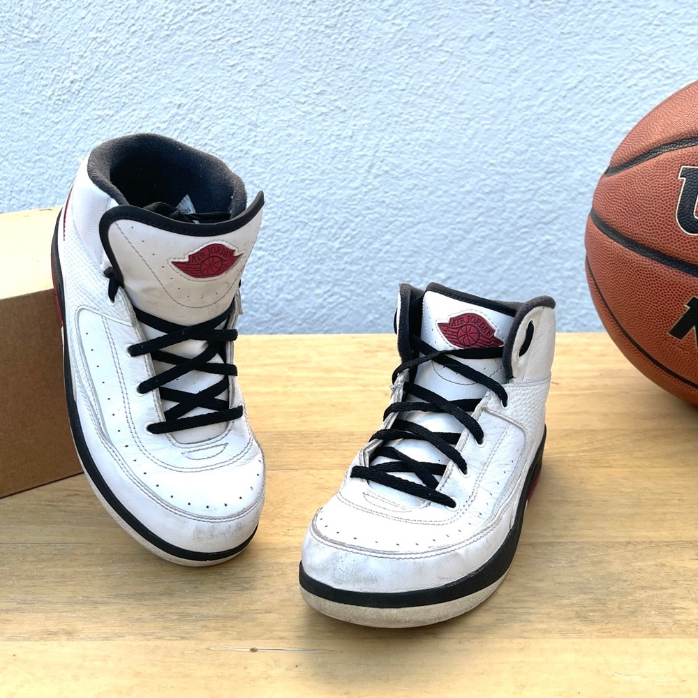 Nike Air Jordan 2 Retro GS “Chicago” 2022